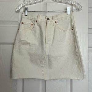 Levi’s White Denim Mini Skirt 24